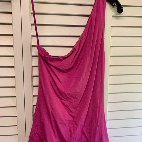 Beautiful one shoulder top by Velvet - Picture 2 of 4